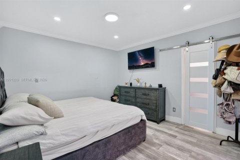 Villa ou maison à vendre à Cutler Bay, Floride: 4 chambres, 174.84 m2 № 2065186 - photo 14