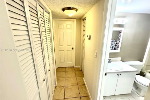 Copropriété à vendre à Davie, Floride: 2 chambres, 89.46 m2 № 2038436 - photo 23