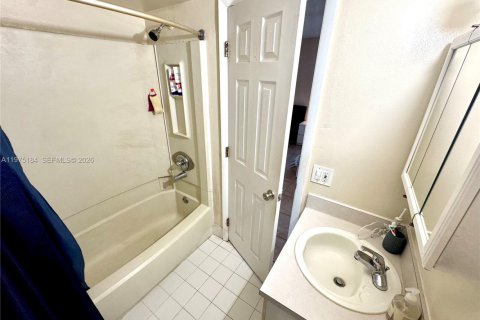 Copropriété à vendre à Davie, Floride: 2 chambres, 89.46 m2 № 2038436 - photo 19