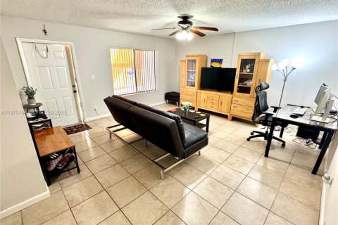 Copropriété à vendre à Davie, Floride: 2 chambres, 89.46 m2 № 2038436 - photo 6