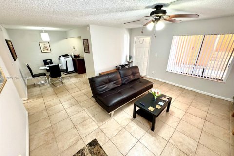 Copropriété à vendre à Davie, Floride: 2 chambres, 89.46 m2 № 2038436 - photo 4