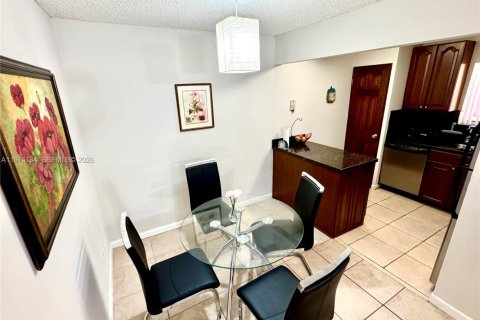 Copropriété à vendre à Davie, Floride: 2 chambres, 89.46 m2 № 2038436 - photo 7