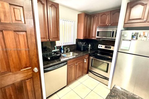 Copropriété à vendre à Davie, Floride: 2 chambres, 89.46 m2 № 2038436 - photo 10