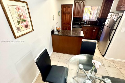 Copropriété à vendre à Davie, Floride: 2 chambres, 89.46 m2 № 2038436 - photo 8