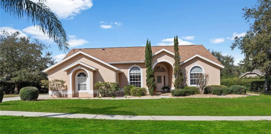 House in Clermont, Florida 4 bedrooms, 209.4 sq.m. № 1549418