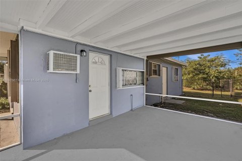 Casa en alquiler en Fort Lauderdale, Florida, 3 dormitorios, 79.06 m2 № 1969351 - foto 8
