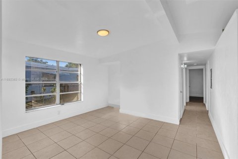 Casa en alquiler en Fort Lauderdale, Florida, 3 dormitorios, 79.06 m2 № 1969351 - foto 14