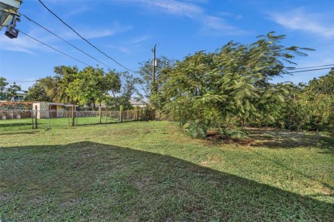 Casa en alquiler en Fort Lauderdale, Florida, 3 dormitorios, 79.06 m2 № 1969351 - foto 25