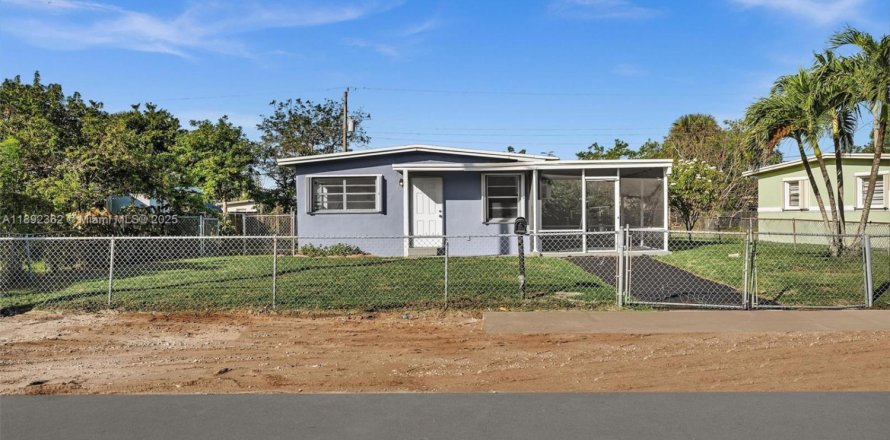 Casa en Fort Lauderdale, Florida 3 dormitorios, 79.06 m2 № 1969351