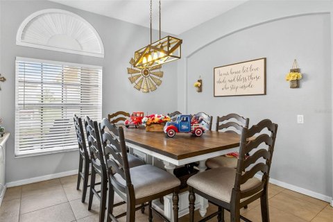 House in Land O' Lakes, Florida 4 bedrooms, 271.09 sq.m. № 1835800 - photo 8