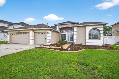 House in Land O' Lakes, Florida 4 bedrooms, 271.09 sq.m. № 1835800 - photo 1