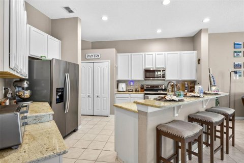 House in Land O' Lakes, Florida 4 bedrooms, 271.09 sq.m. № 1835800 - photo 11