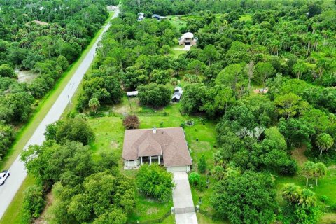 House in North Port, Florida 3 bedrooms, 233.65 sq.m. № 2126569
