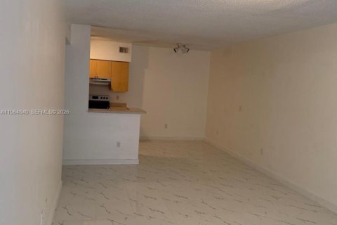Condominio en alquiler en Royal Palm Beach, Florida, 1 dormitorio № 2026324 - foto 3