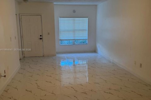 Condominio en alquiler en Royal Palm Beach, Florida, 1 dormitorio № 2026324 - foto 12