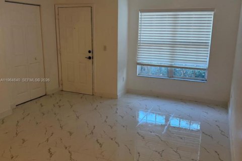 Condominio en alquiler en Royal Palm Beach, Florida, 1 dormitorio № 2026324 - foto 5