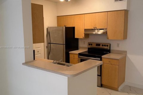 Condominio en alquiler en Royal Palm Beach, Florida, 1 dormitorio № 2026324 - foto 6