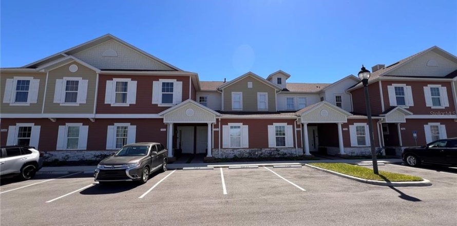 Adosado en Kissimmee, Florida 3 dormitorios, 140 m2 № 1581804