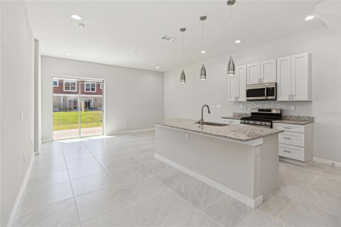 Adosado en alquiler en Kissimmee, Florida, 3 dormitorios, 140 m2 № 1581804 - foto 2