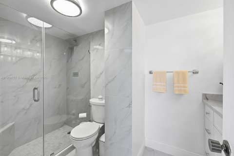 Condo in Pembroke Pines, Florida, 3 bedrooms  № 1968656 - photo 19