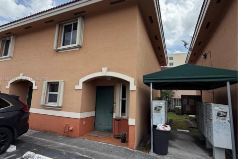 Touwnhouse à louer à Miami, Floride: 2 chambres, 90.12 m2 № 2076366 - photo 3