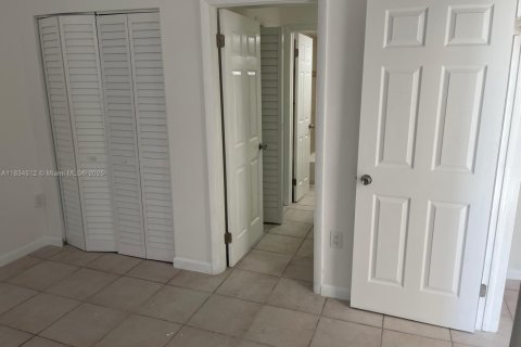 Appartement à louer à North Miami Beach, Floride: 2 chambres, 92.53 m2 № 1820141 - photo 10
