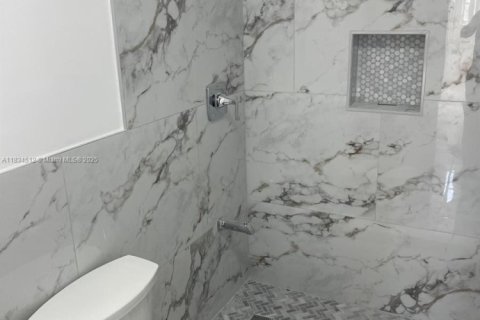Appartement à louer à North Miami Beach, Floride: 2 chambres, 92.53 m2 № 1820141 - photo 5