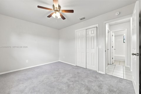 House in Port St. Lucie, Florida 3 bedrooms, 98.1 sq.m. № 2305853 - photo 20