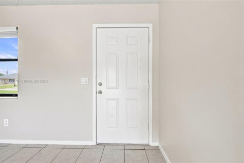 House in Port St. Lucie, Florida 3 bedrooms, 98.1 sq.m. № 2305853 - photo 5