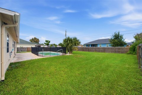 House in Port St. Lucie, Florida 3 bedrooms, 98.1 sq.m. № 2305853 - photo 28