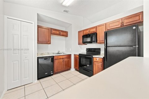 House in Port St. Lucie, Florida 3 bedrooms, 98.1 sq.m. № 2305853 - photo 11