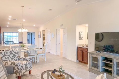 Condo in Bradenton, Florida, 2 bedrooms in LAKEWOOD NATIONAL  № 375642 - photo 7