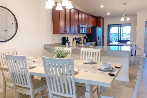 Condo in Bradenton, Florida, 2 bedrooms in LAKEWOOD NATIONAL  № 375642 - photo 9