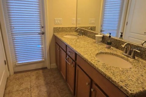 House in Kissimmee, Florida 5 bedrooms, 280.1 sq.m. № 1798608 - photo 18