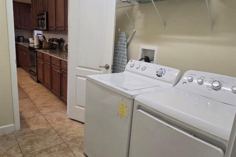 House in Kissimmee, Florida 5 bedrooms, 280.1 sq.m. № 1798608 - photo 23