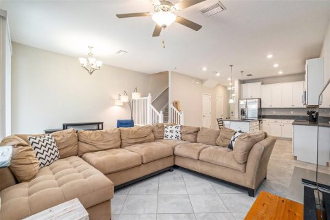 Touwnhouse à louer à Tampa, Floride: 3 chambres, 167.6 m2 № 1902252 - photo 5