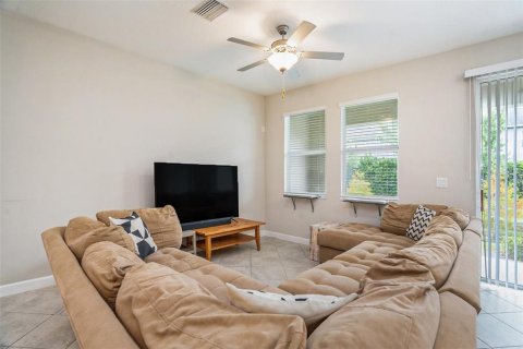 Touwnhouse à louer à Tampa, Floride: 3 chambres, 167.6 m2 № 1902252 - photo 3