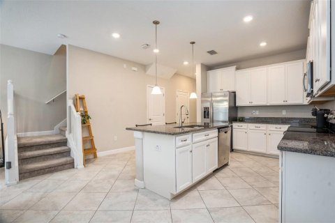 Touwnhouse à louer à Tampa, Floride: 3 chambres, 167.6 m2 № 1902252 - photo 9