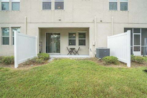 Touwnhouse à louer à Tampa, Floride: 3 chambres, 167.6 m2 № 1902252 - photo 25