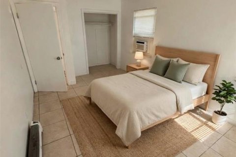 Propiedad comercial en venta en Saint Petersburg, Florida, 8 dormitorios, 227.42 m2 № 2345420 - foto 19