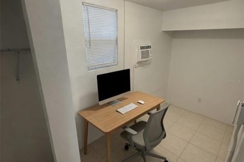 Propiedad comercial en venta en Saint Petersburg, Florida, 8 dormitorios, 227.42 m2 № 2345420 - foto 10