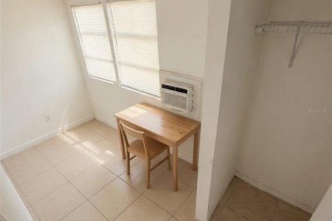 Propiedad comercial en venta en Saint Petersburg, Florida, 8 dormitorios, 227.42 m2 № 2345420 - foto 20