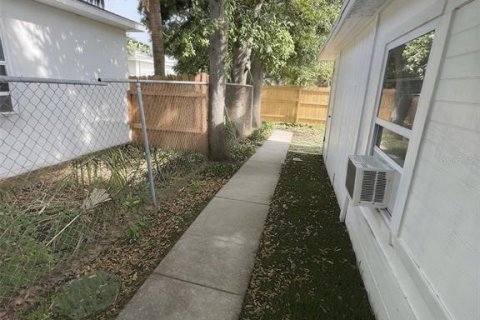 Propiedad comercial en venta en Saint Petersburg, Florida, 8 dormitorios, 227.42 m2 № 2345420 - foto 26