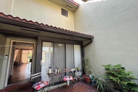 Townhouse in Doral, Florida 3 bedrooms, 159.05 sq.m. № 1641133 - photo 22