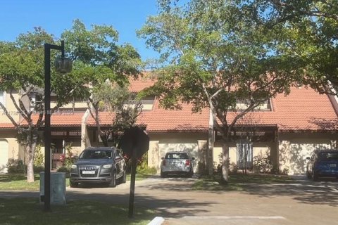 Townhouse in Doral, Florida 3 bedrooms, 159.05 sq.m. № 1641133 - photo 12