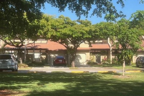 Townhouse in Doral, Florida 3 bedrooms, 159.05 sq.m. № 1641133 - photo 11