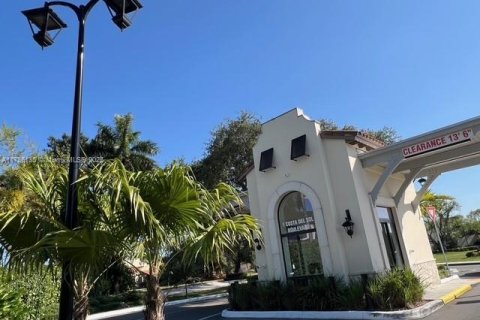 Townhouse in Doral, Florida 3 bedrooms, 159.05 sq.m. № 1641133 - photo 7