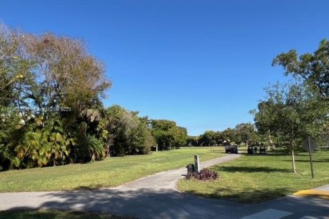 Townhouse in Doral, Florida 3 bedrooms, 159.05 sq.m. № 1641133 - photo 9