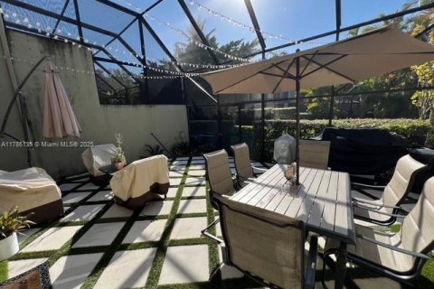 Townhouse in Doral, Florida 3 bedrooms, 159.05 sq.m. № 1641133 - photo 23