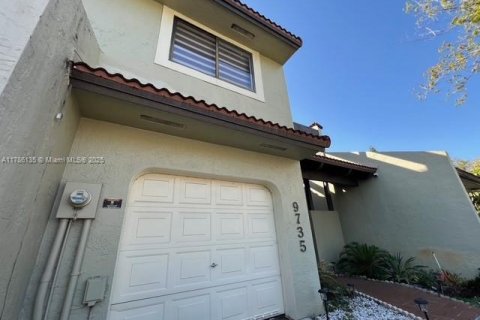 Townhouse in Doral, Florida 3 bedrooms, 159.05 sq.m. № 1641133 - photo 19